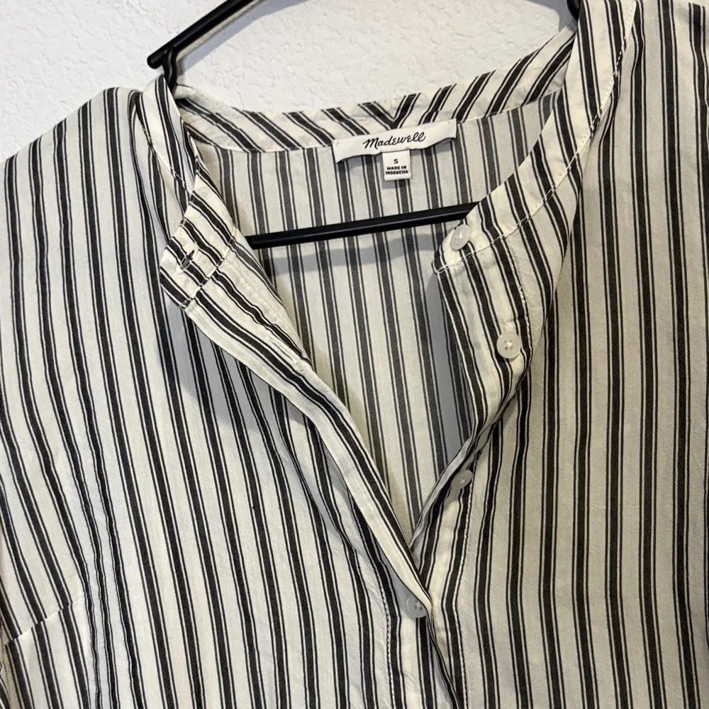 Madewell gray and off White Striped Blouse with bell sleeves Small